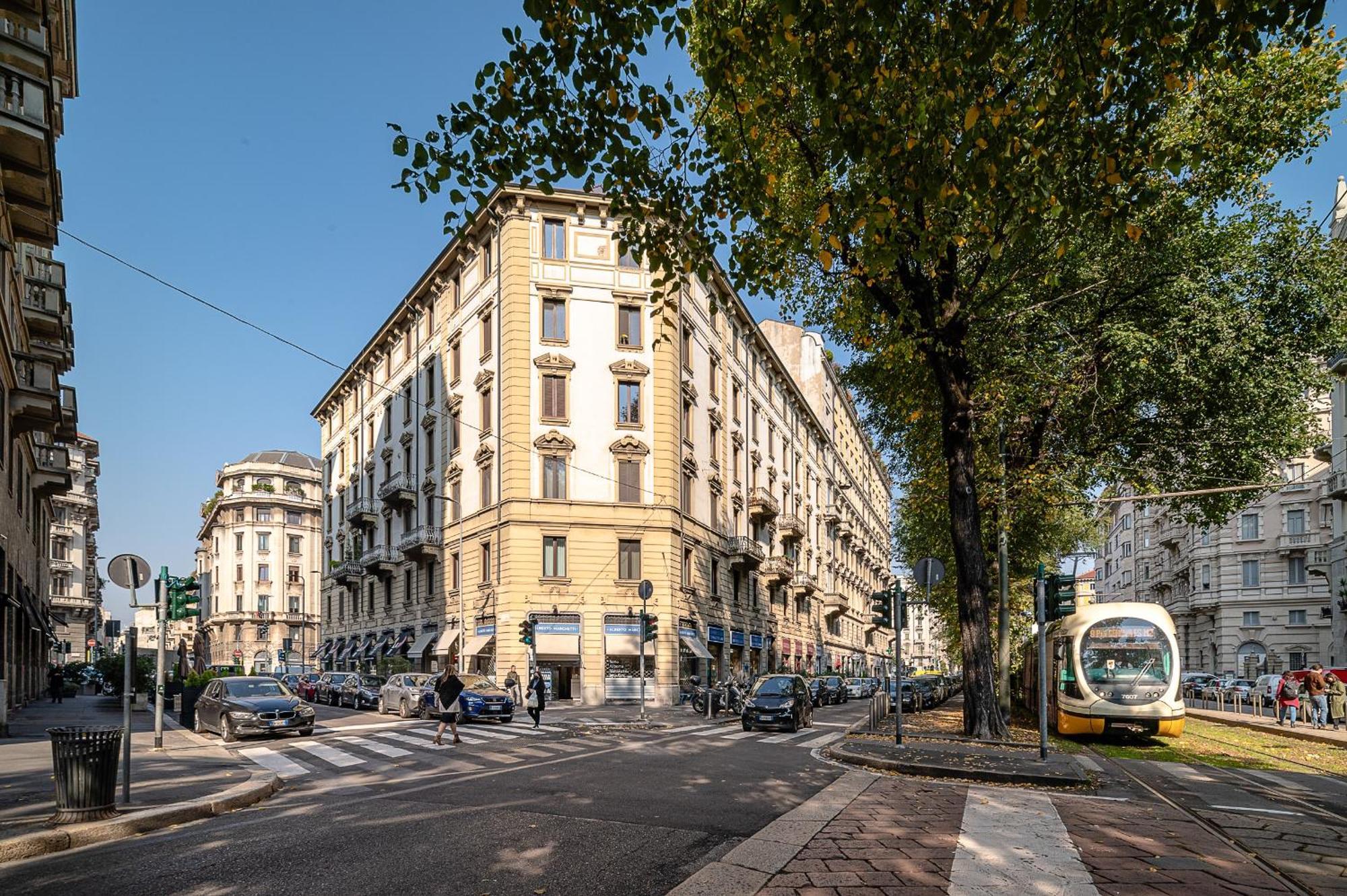 Classbnb-Elegant Apartment Near The City Center Милан Экстерьер фото